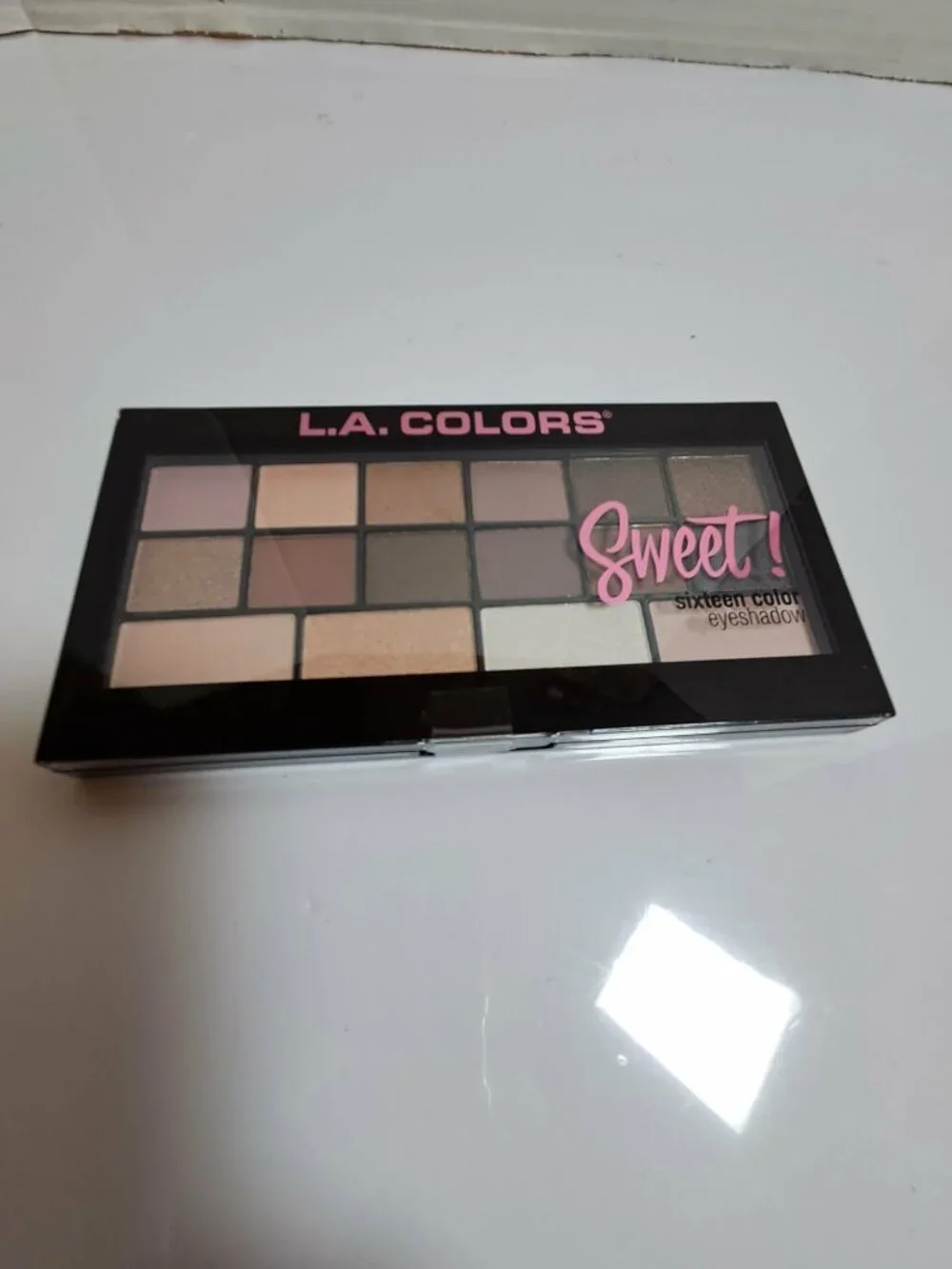 L.A. Colors Sweet Charming Eyeshadow Palette 16 Shades